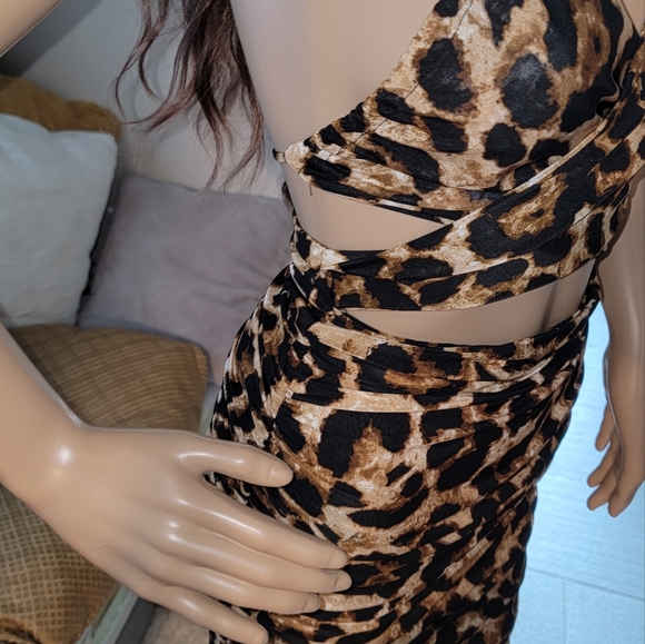 Leapord printed dress - Picture 2 of 4